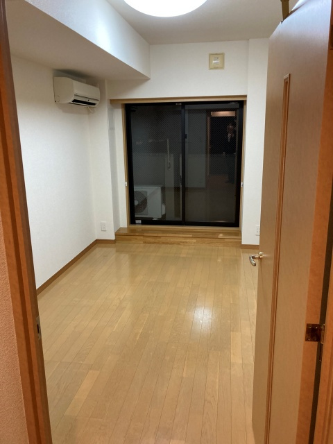 ルーブル神楽坂弐番館の居間・リビング