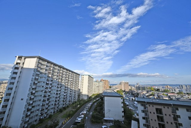 公社千里山田Ｄ住宅A-2棟の展望|高層階ならではの魅力として、9階からの眺望の良さが際立ちます。