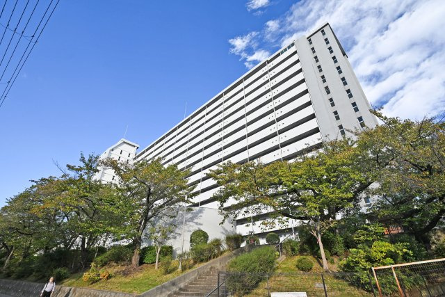 公社千里山田Ｄ住宅A-2棟の外観|現地、お気軽にご見学できます。