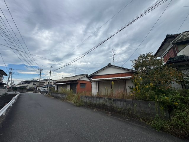 -三丁目不動産-　行田市城西3丁目　更地渡しの前面道路含む現地写真