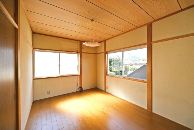 宝塚市高司1丁目中古戸建│4LDK+駐車１台可の洋室|-洋室5.2帖(2F)-