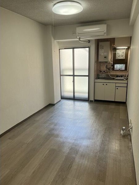 大国町ハイツの居間・リビング
