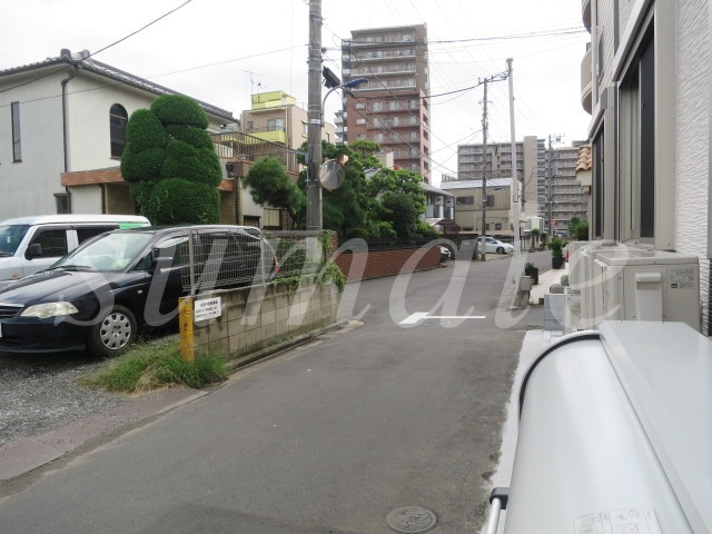 ルノンのその他|建物前の道路です☆
