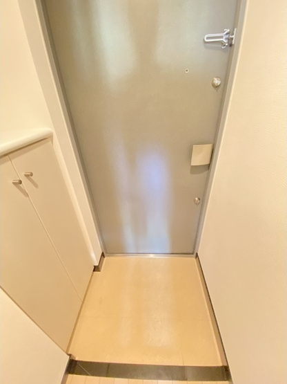 【玄関】コンフォリア下北沢