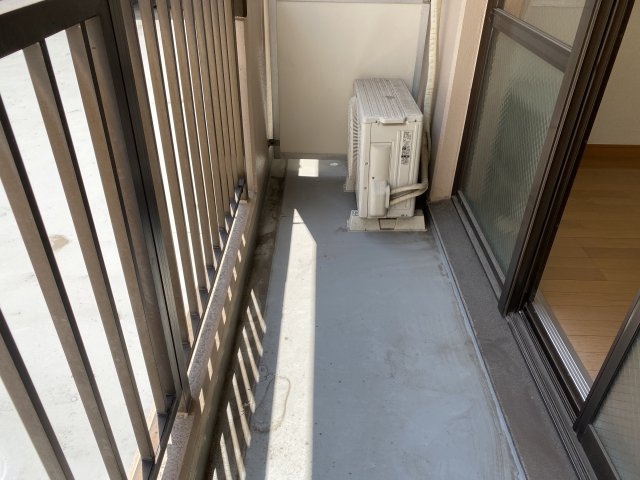 コスモピアビルのバルコニー