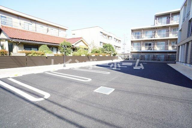 ハーモニーガーデンの駐車場
