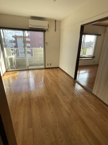 田邉ビル　の洋室