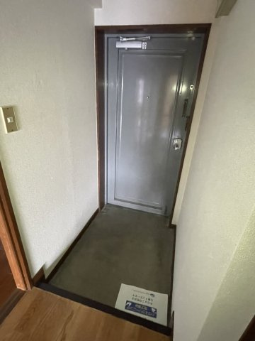 田邉ビル　の玄関