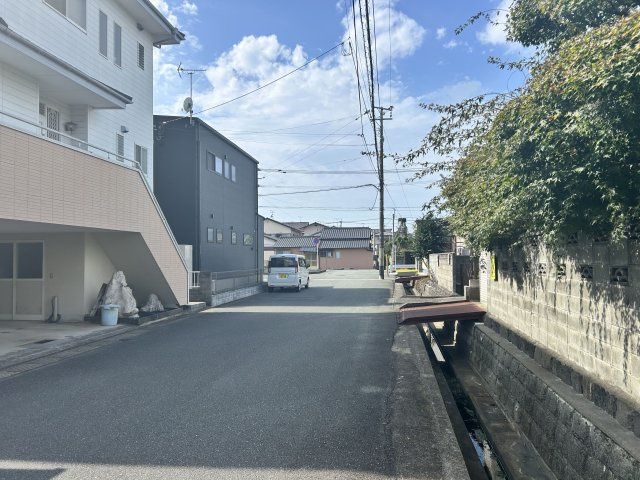 【前面道路含む現地写真】 | 明治町売家 | ]前面道路写真となります