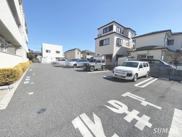 グランジュネスの駐車場|敷地内駐車場です！