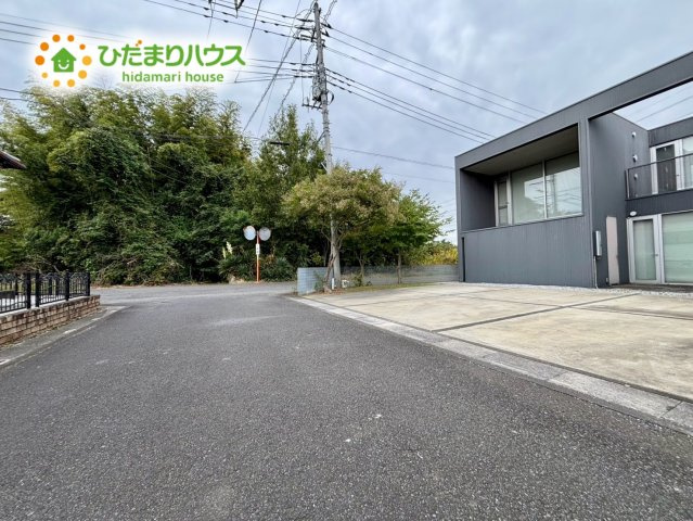 鴻巣市袋　中古戸建の前面道路含む現地写真