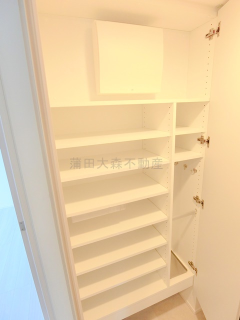 スタイリオ池上SOUTHの設備|玄関収納　シューズBOX