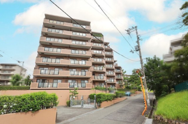 ステイツ香里ヶ丘の外観|新しい生活にいかがでしょうか？外観はお住まいの顔になります。こだわりたいポイントですね。水回りリフォームやリノベーションも承ってます。
■現地見学・資金計画相談・住宅ローン相談もお問合せ受付中■