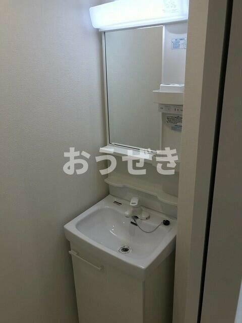 カインドネス港南２号棟の洗面所|室内写真：同棟別室