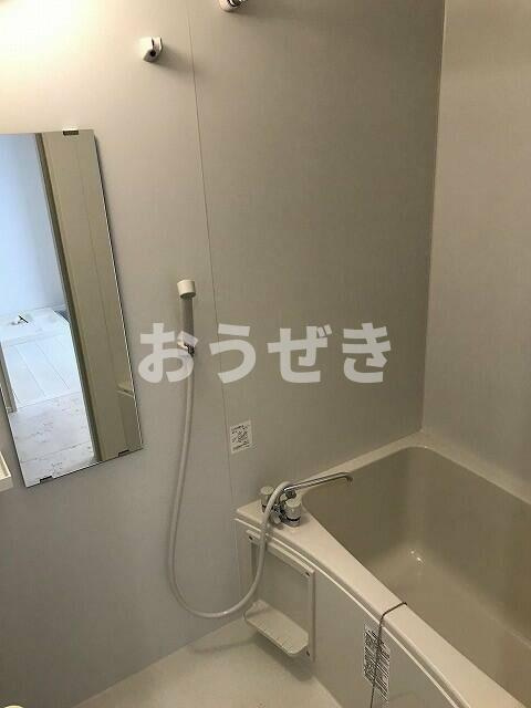 カインドネス港南２号棟の浴室|室内写真：同棟別室