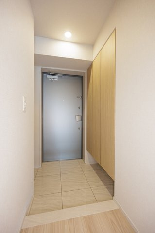 ＮＩＩＹＡ平和台の玄関|※写真は同タイプ住戸です。
