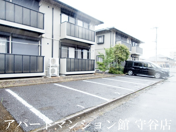 フォレストスクエアの駐車場