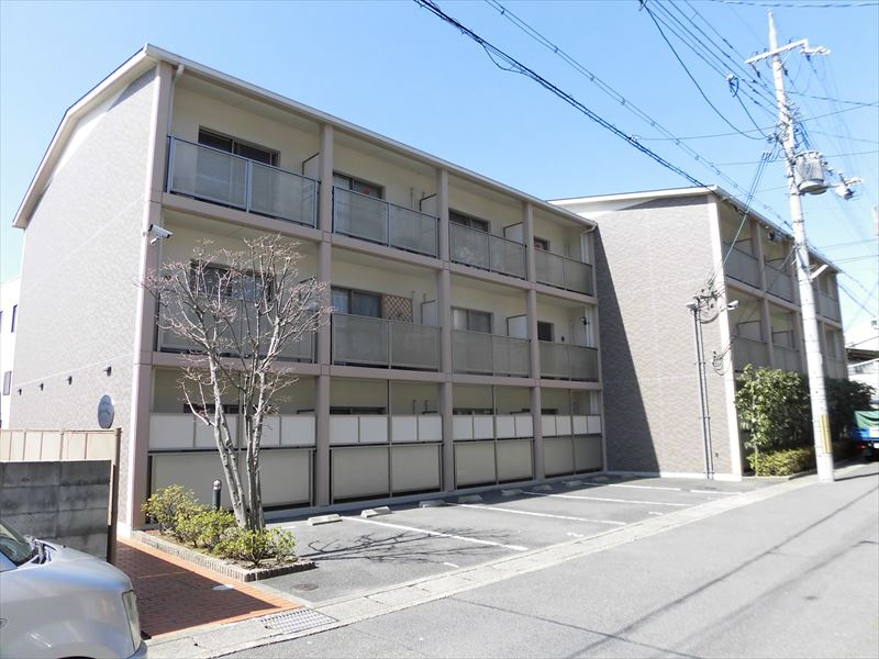 クオレッツァ山科の外観