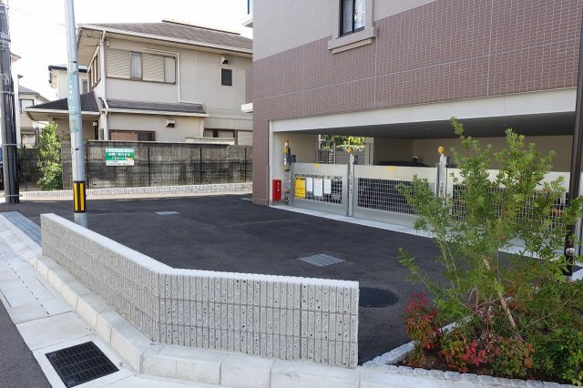 サクラーレ甲子園の駐車場