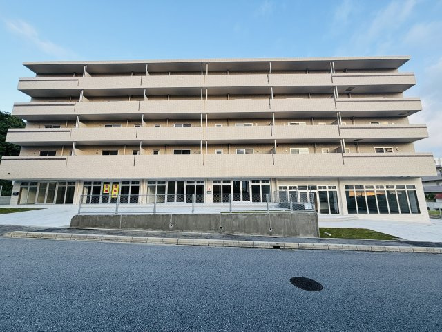 グランデ経塚の外観