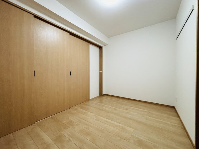 グランデ経塚の居間・リビング|別部屋の写真になります。