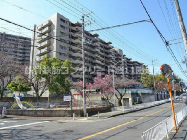 香里丘セントポリア壱号館の構造・工法・仕様|鉄骨鉄筋コンクリート造11階建て
■物件内覧・資金計画相談・住宅ローン相談、リフォーム相談、お問合せ受付中■
※当日・翌日のご内覧、ご相談はお電話でのお問合せがスムーズです！