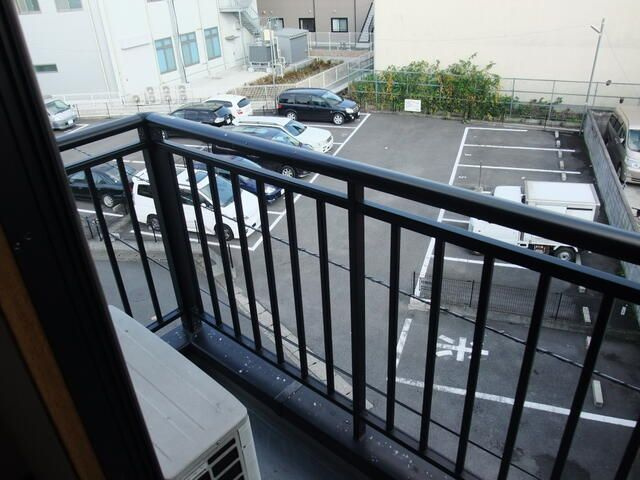 フラットフィールドのバルコニー|※別部屋参考写真