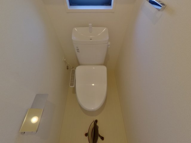 アジールコート東大井のトイレ|ゆったりとした空間のトイレです