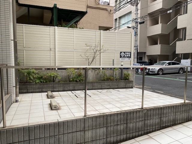 プラウドフラット神楽坂Ⅱの駐車場|駐車場があるので、車を買う予定の方も安心です