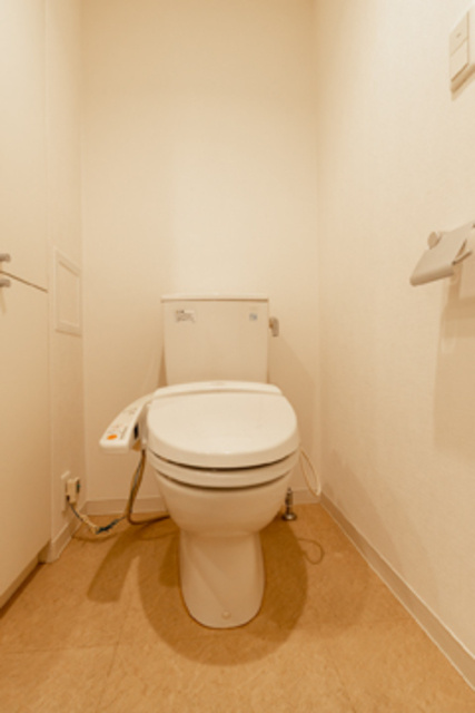 ル・シヤージュ神宮前のトイレ|※写真は同タイプ住戸です。