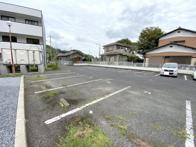 エバールミナスの駐車場