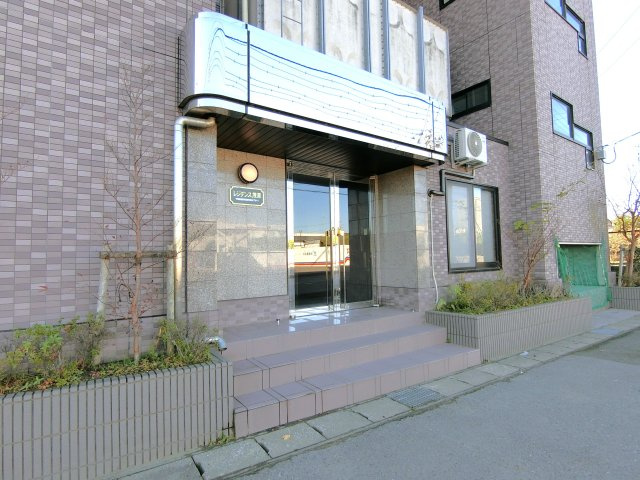 レジデンスカープ茂原のエントランス