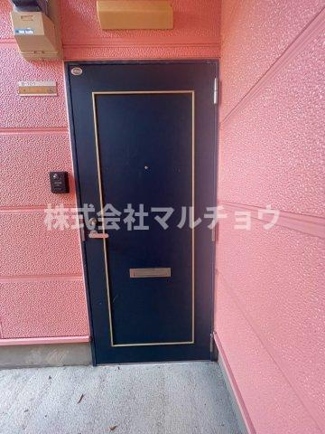 クイーンズコートNの玄関|シンプルで使いやすい玄関です