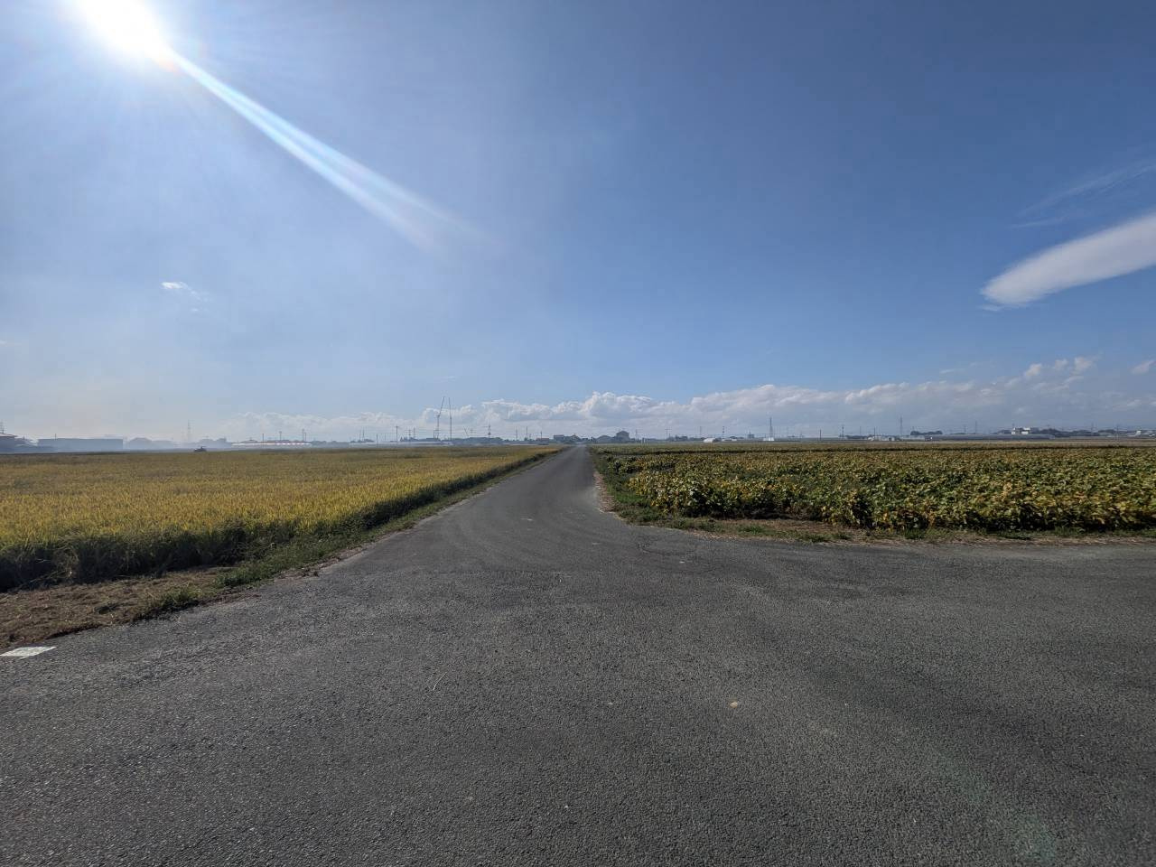 みやま市瀬高町下庄の新築一戸建の前面道路含む現地写真