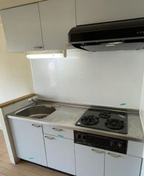 バンブー岩本町のキッチン|コンパクトなキッチンで掃除もラクラク