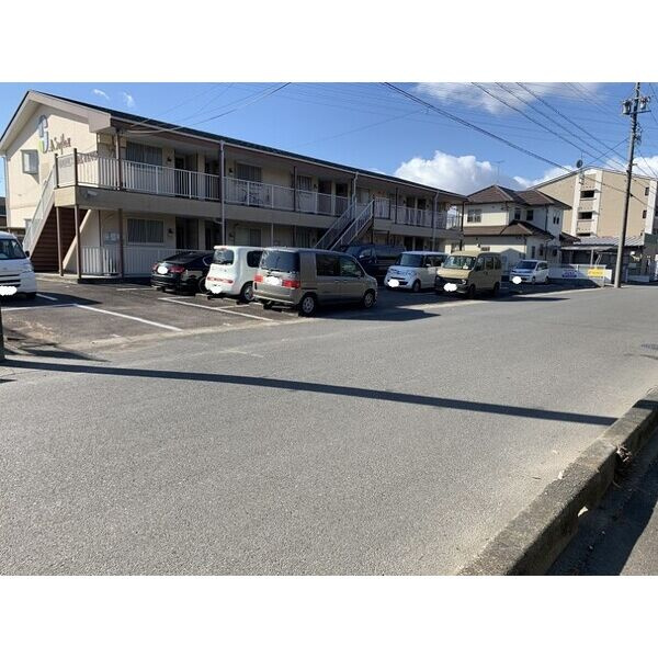 SURPLUSⅡPARK SIDE BLUEの駐車場