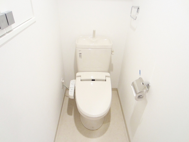 センテニアル王子神谷のトイレ|温水洗浄機能付きのトイレです☆