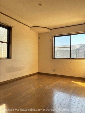 洋室6.8帖