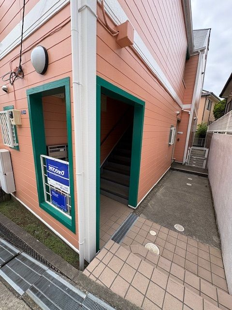 グレース明原のエントランス|落ち着いたエントランスです