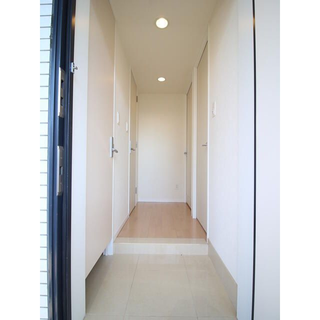 プレール・ドゥーク板橋本町の玄関