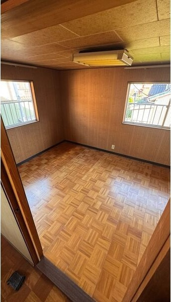 東海市養父町漁脇の一戸建ての寝室