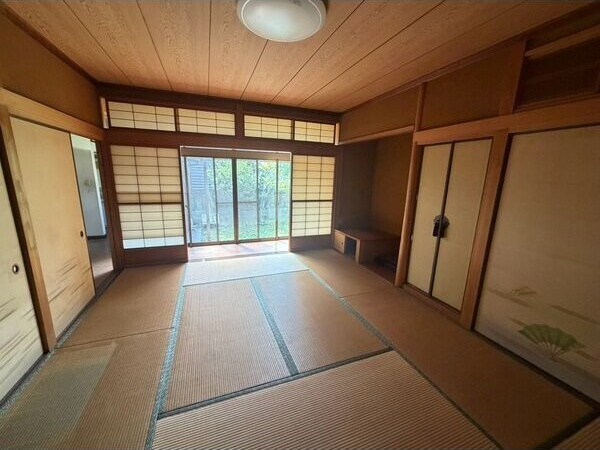 東海市養父町漁脇の一戸建ての和室