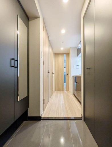 大阪市中央区瓦屋町１丁目の賃貸マンションの玄関