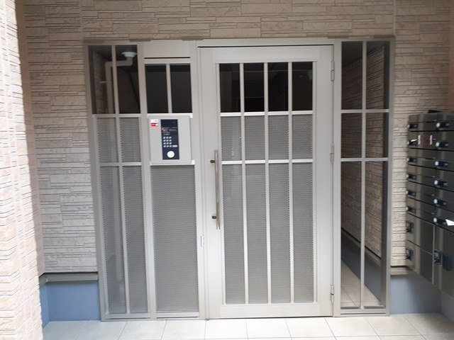 アロッジオ長岡京のエントランス