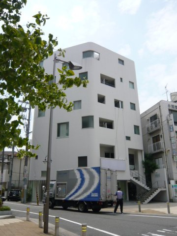Larkspur岡町