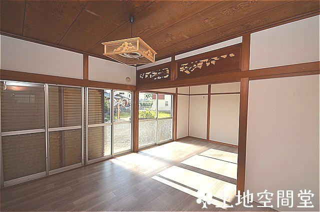 蓮華寺3丁目貸家の居間・リビング|1階　洋室10.5帖