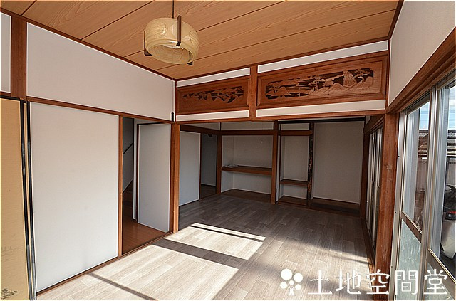 蓮華寺3丁目貸家の洋室|1階　洋室10.5帖