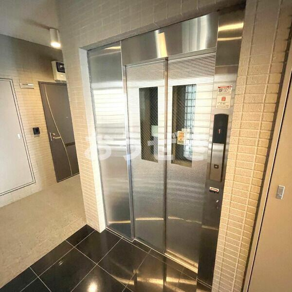 藤月マンションのエントランス