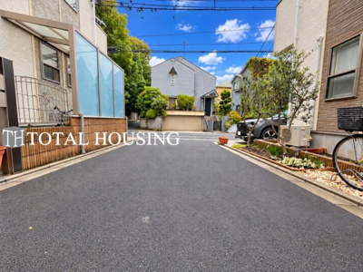 【前面道路含む現地写真】 | 世田谷区喜多見７丁目　新築戸建　全3棟