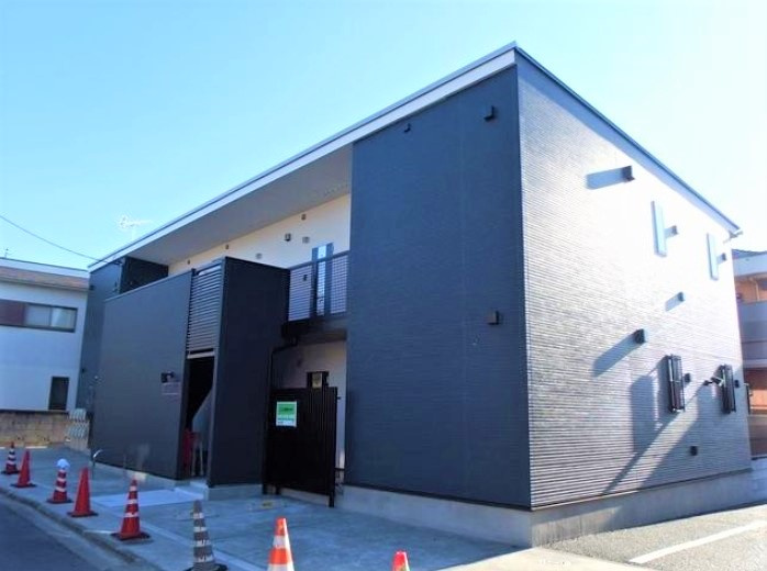 習志野市谷津５丁目のアパートのエントランス